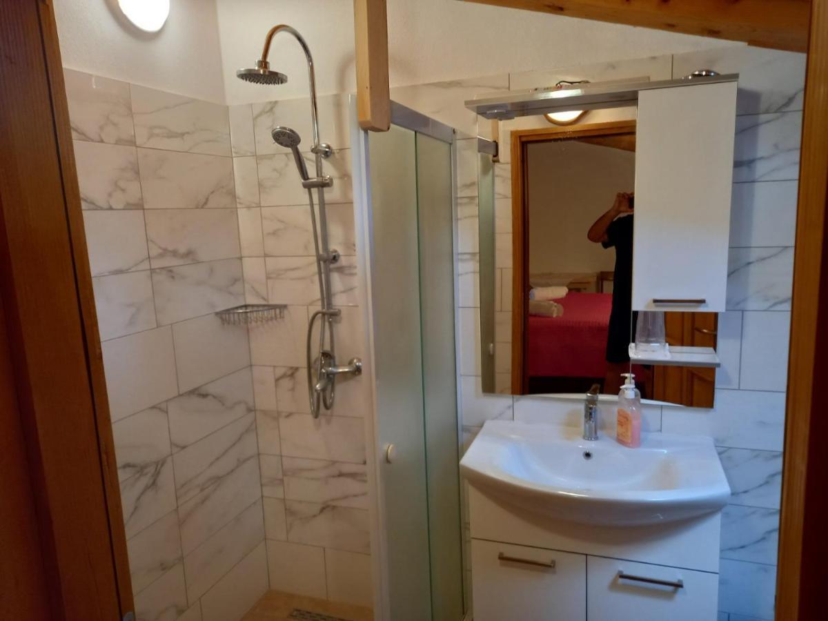 Baderna Apartment Bagian luar foto