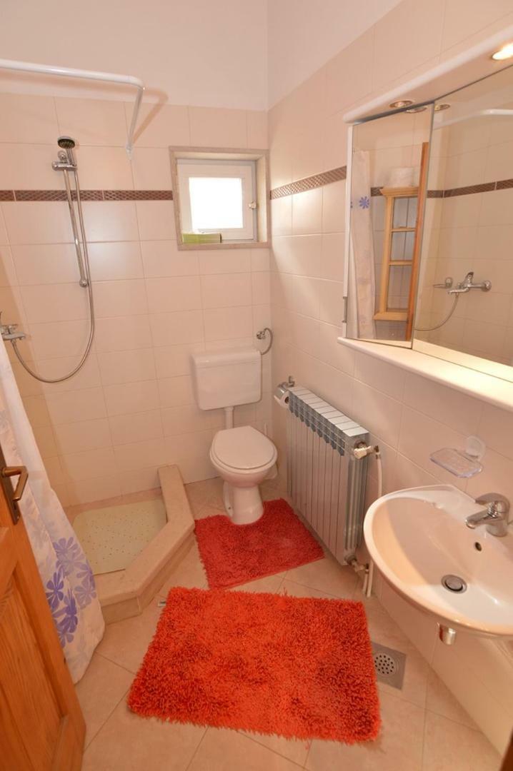 Baderna Apartment Bagian luar foto
