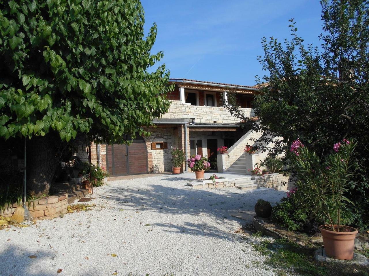 Baderna Apartment Bagian luar foto